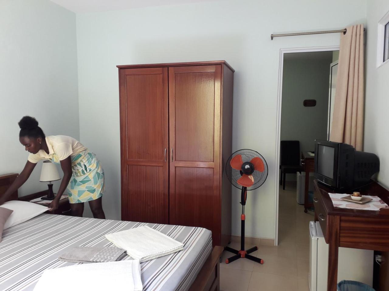 Residencial La Marea B&B Tarrafal ทาร์ราฟาล ภายนอก รูปภาพ